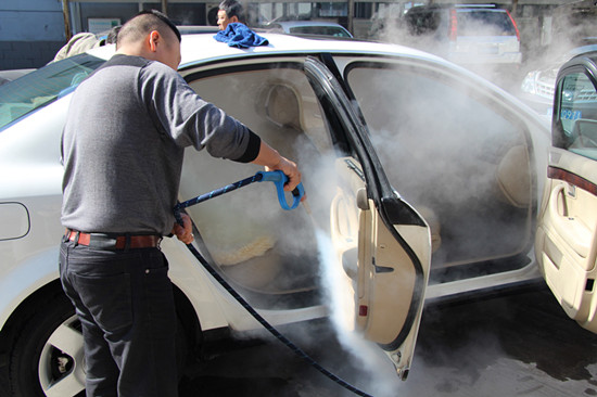 蒸汽洗車(chē)機(jī)清理內(nèi)飾 蒸汽洗車(chē)機(jī)清理內(nèi)飾